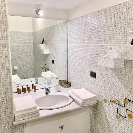 Comodo Loft Centrale - Pt Venezia Апартаменты *